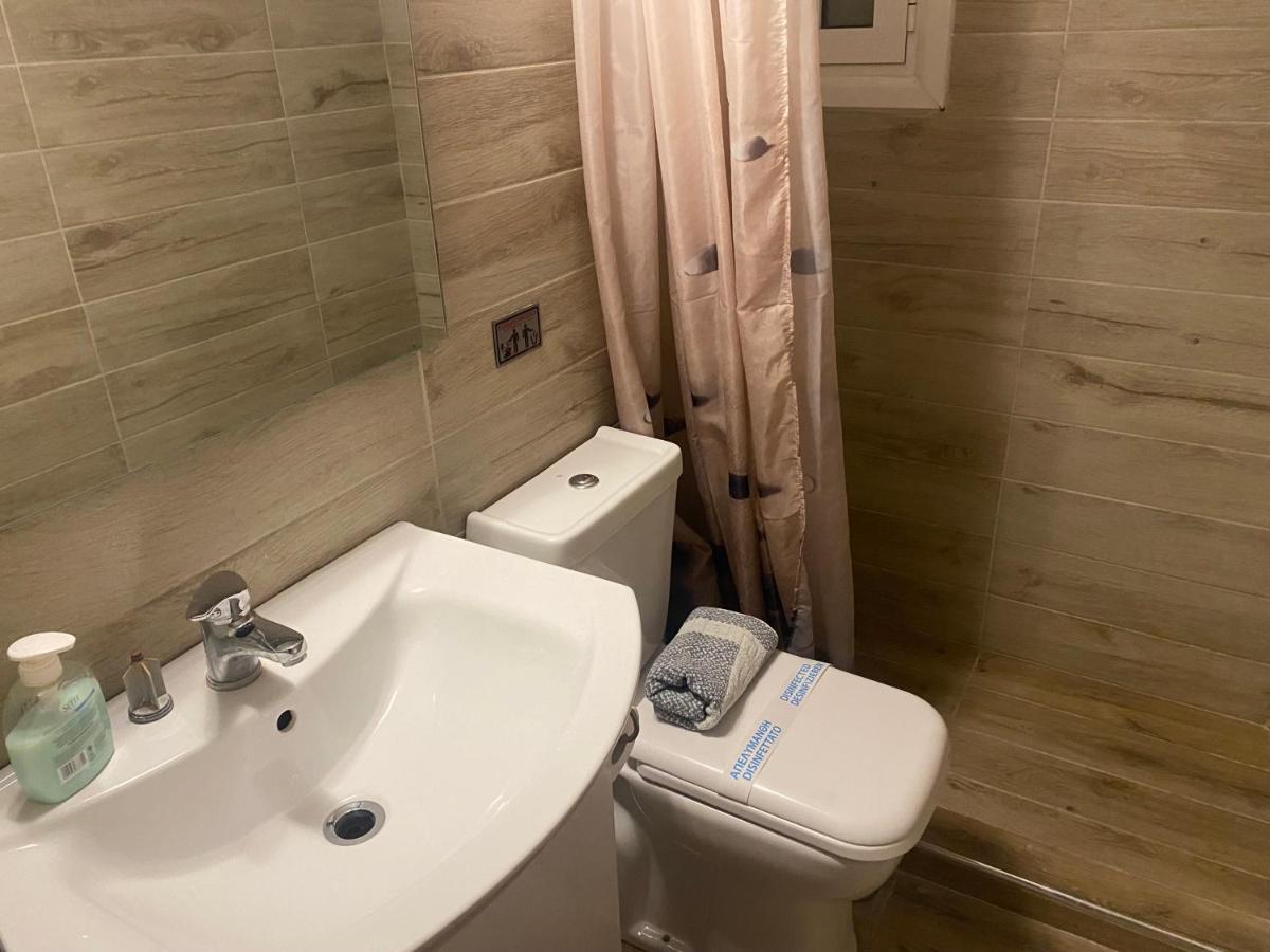 Modern, Ideally Located Studio Apartment Афины Экстерьер фото