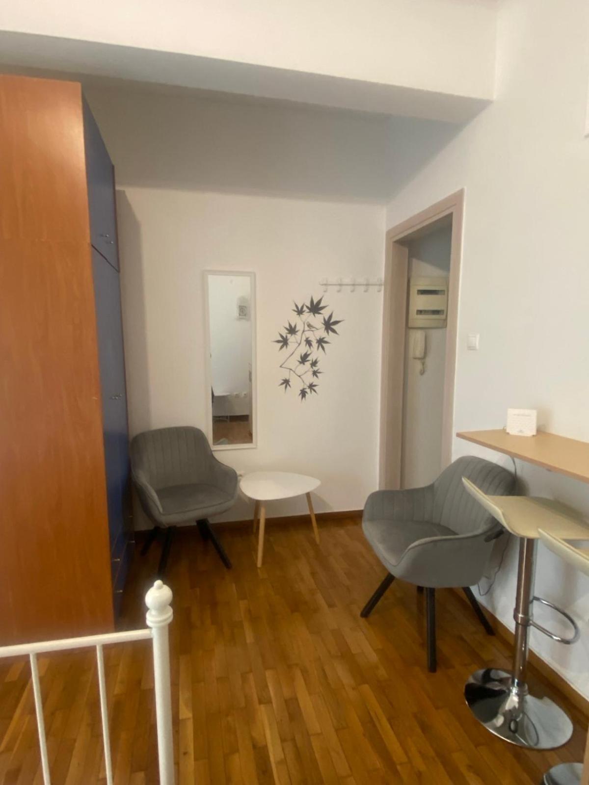 Modern, Ideally Located Studio Apartment Афины Экстерьер фото