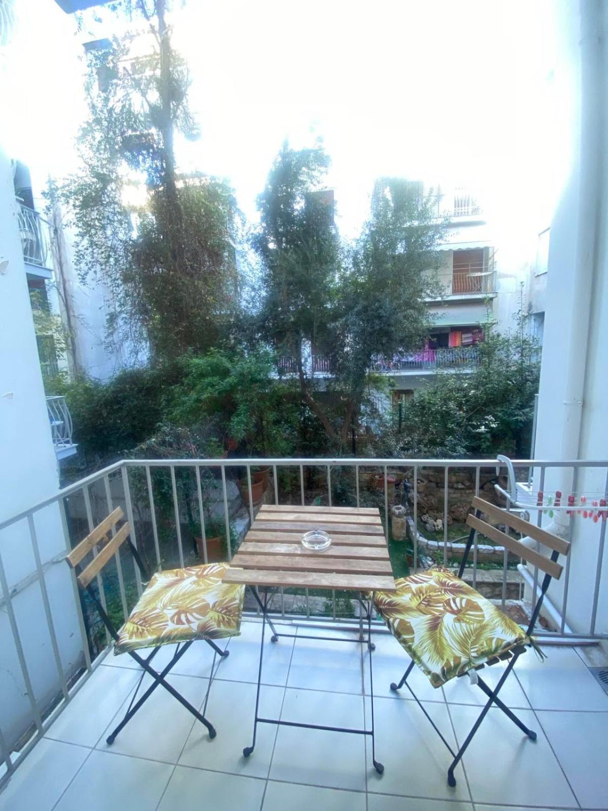 Modern, Ideally Located Studio Apartment Афины Экстерьер фото