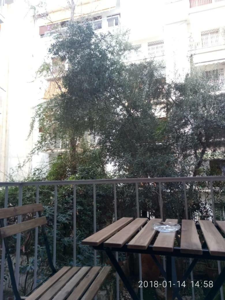 Modern, Ideally Located Studio Apartment Афины Экстерьер фото